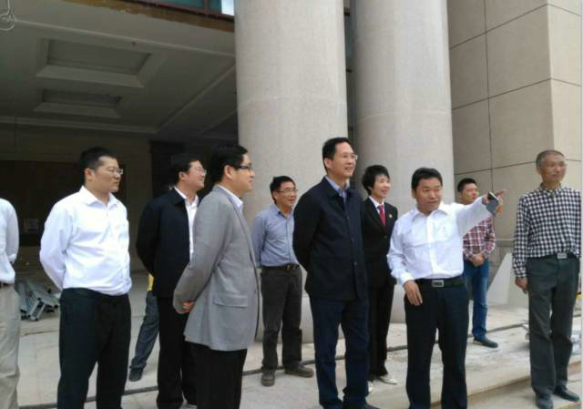 市中級人民法院院長居國屏視察區(qū)法院大樓項(xiàng)目