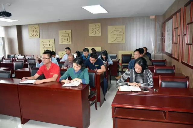 金開集團(tuán)黨委組織開展學(xué)習(xí)李保國同志先進(jìn)事跡活動