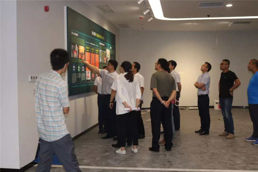 贛江新區(qū)黨工委專職副書記占勇現(xiàn)場(chǎng)督導(dǎo)綠創(chuàng)綜合體項(xiàng)目