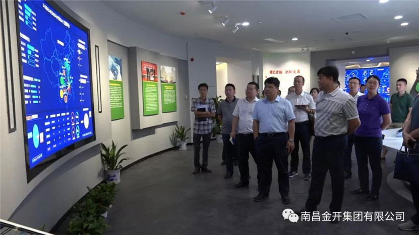 占勇書記現(xiàn)場(chǎng)調(diào)度綠創(chuàng)展示館提升改造工作