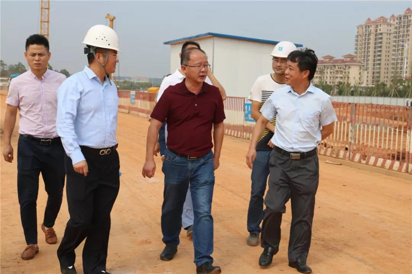 饒海鵬深入中醫(yī)藥科創(chuàng)城現場督導項目建設