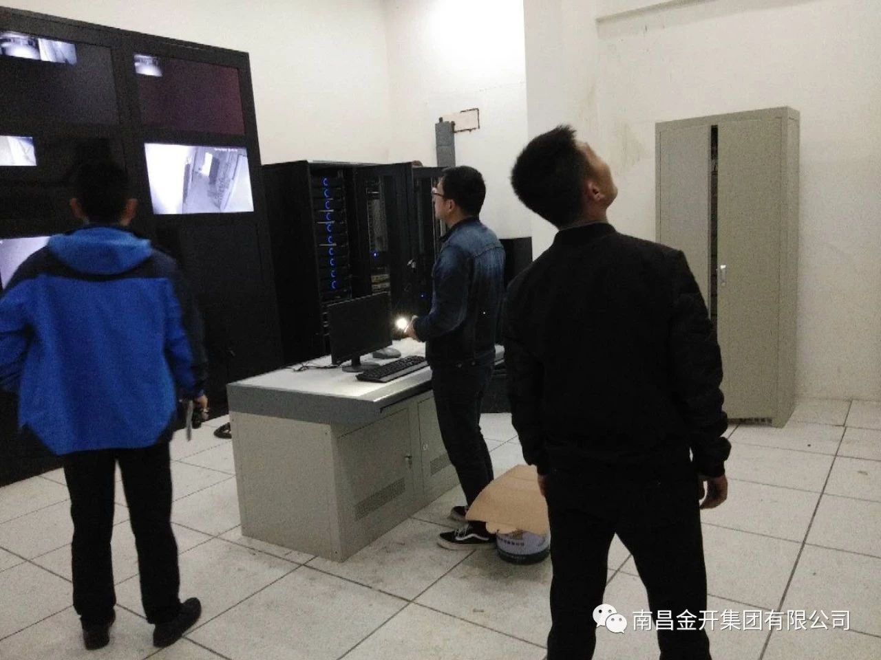 物業(yè)公司開(kāi)展五聯(lián)花園主要設(shè)施設(shè)備工程查驗(yàn)工作