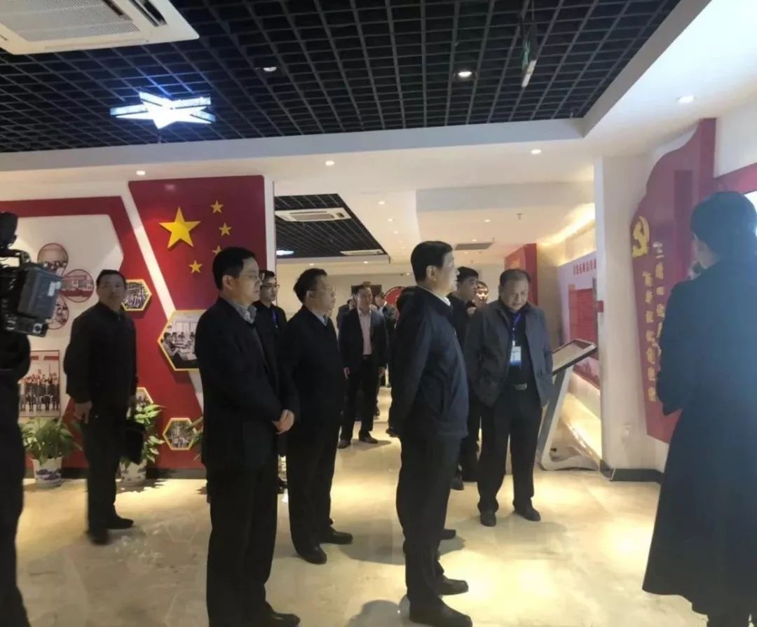 省委常委、秘書長趙力平參觀考察區(qū)黨群服務中心 