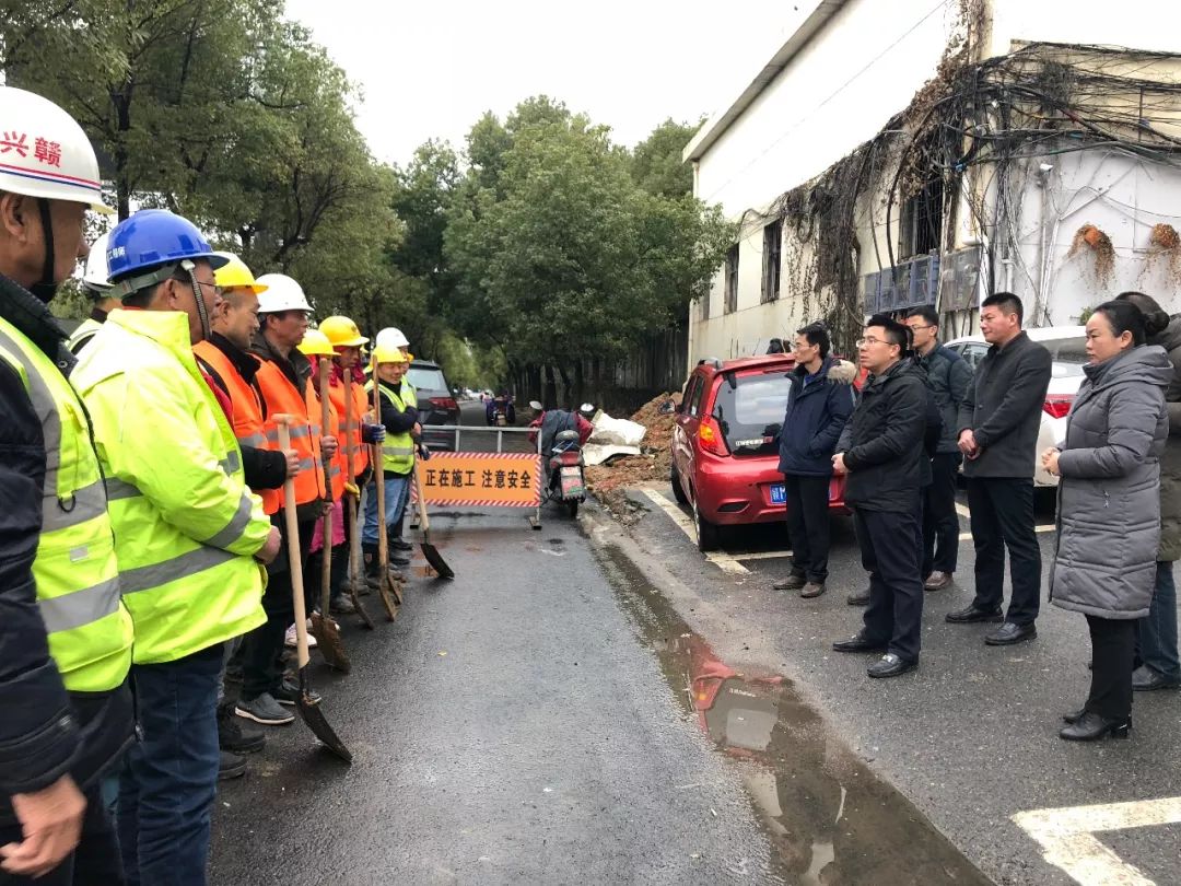 工匠集團組織開展在建項目復工慰問活動 