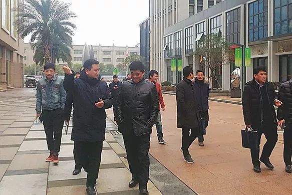 占勇主持召開綠創(chuàng)綜合體項目建設一周年座談會 