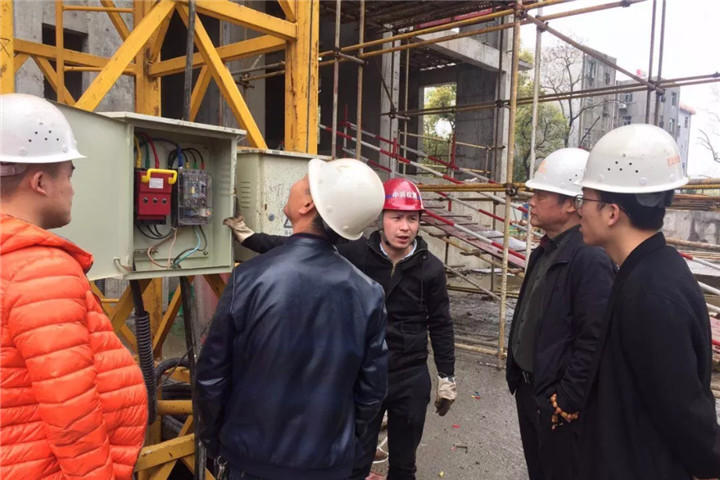 正合公司開展在建項目建筑起重機械設備專項檢查