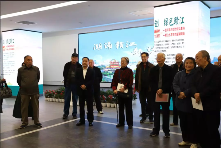 省級離退休老同志在經(jīng)開參觀考察