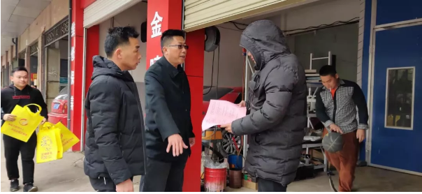 集團副總經理袁扣華一行前往文明創(chuàng)建掛點村、 社區(qū)