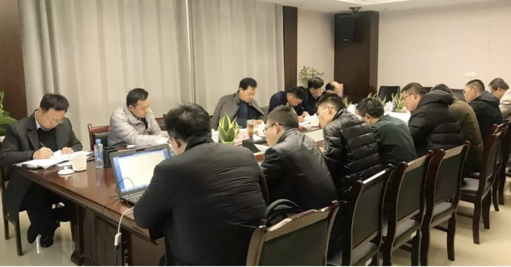 金開集團(tuán)召開2020年新建、續(xù)建及完工項目推進(jìn)計劃匯報專題