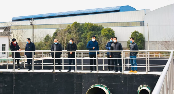集團董事長謝榮華帶隊調(diào)研白水湖污水處理廠