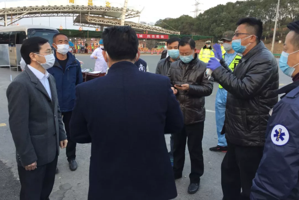 市委副書記黃喜忠一行深入南昌北卡口調(diào)研指導(dǎo)疫情防控