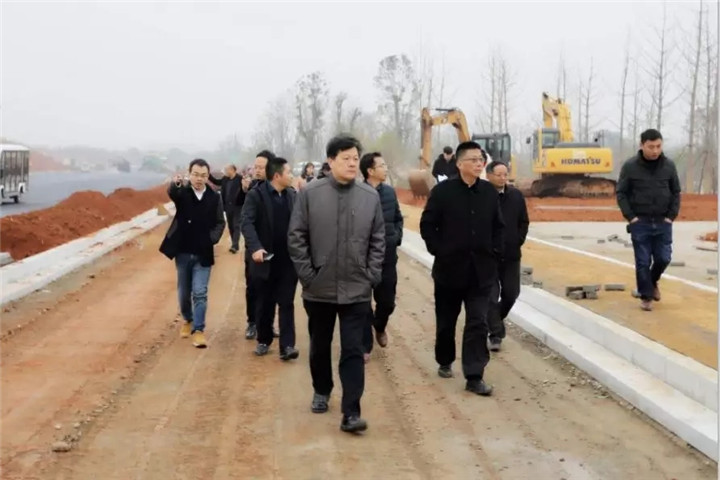集團(tuán)董事長(zhǎng)謝榮華一行深入現(xiàn)場(chǎng)調(diào)研 全市&ldquo;三看&rdquo;項(xiàng)目