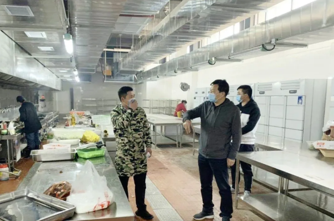 集團黨委書記、董事長謝榮華深入中小企業(yè)園現場檢查