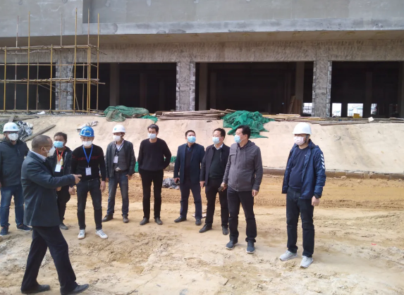 集團(tuán)黨委書記、董事長謝榮華深入鴻博科技園一期調(diào)研指導(dǎo)