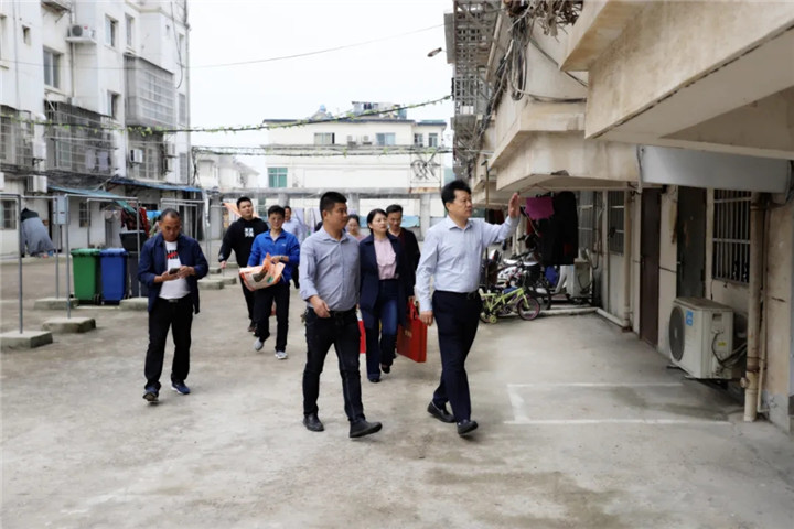 真情幫助暖民心 精準扶貧解民困