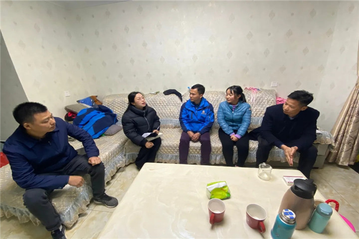 金匠置業(yè)黨支部開展廉潔家訪活動