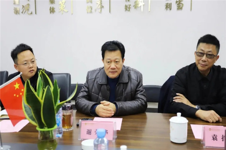 昌北供電公司總經(jīng)理?xiàng)钌髁忠恍猩W臨金開集團(tuán)考察調(diào)研