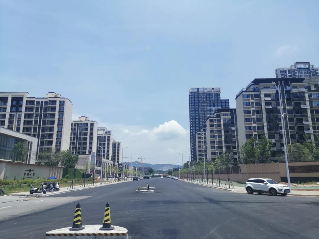 富櫻路（香樟路至青嵐水渠段）建成通車！