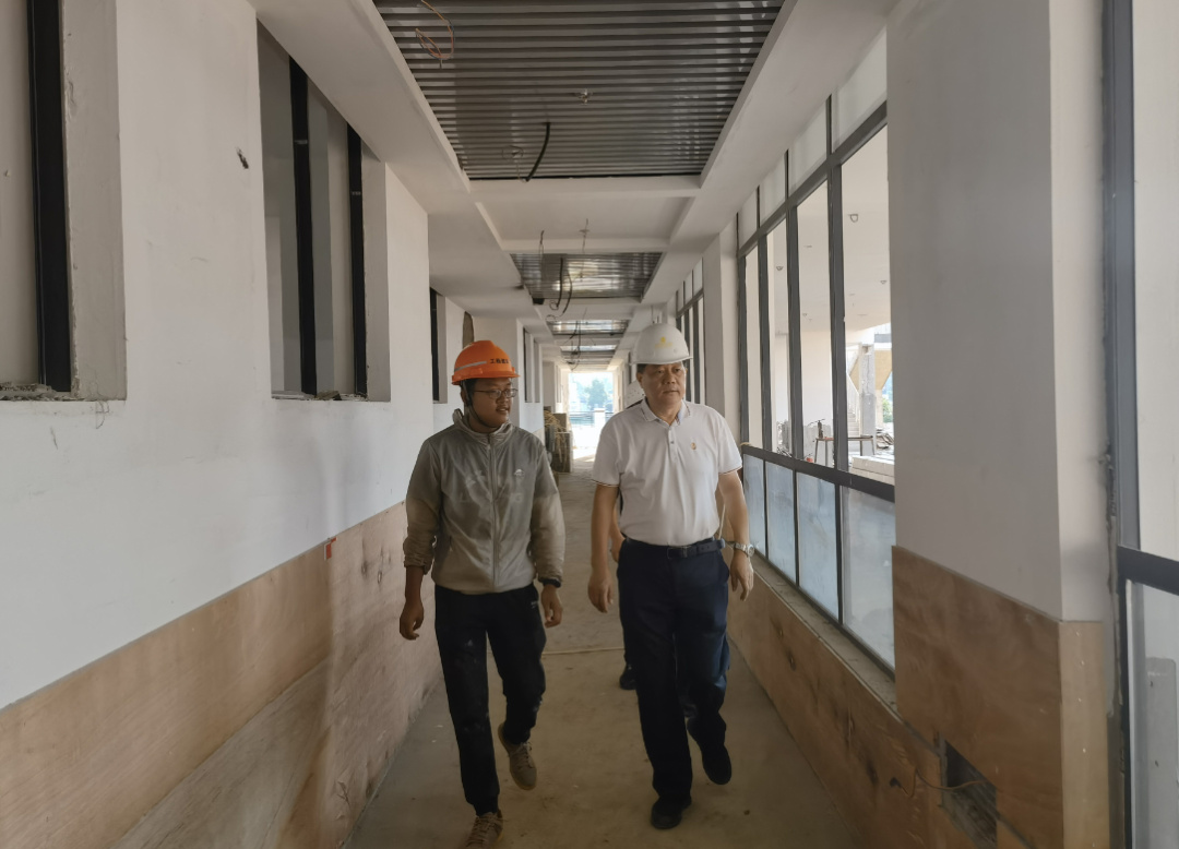 董事長謝榮華現(xiàn)場調(diào)度集團在建項目安全生產(chǎn)工作