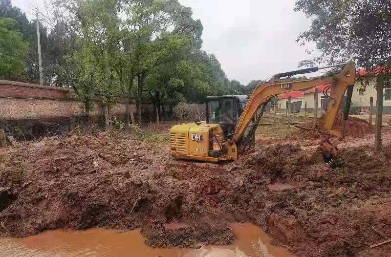 軍地?cái)y手 搶險(xiǎn)排澇&mdash;&mdash;金開集團(tuán)獲錦旗