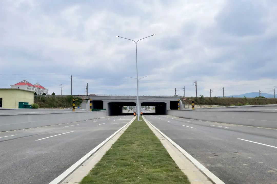 &ldquo;胡子工程&rdquo;攻堅(jiān)銷號(hào) | 志敏大道下穿鐵路框架橋引道工程