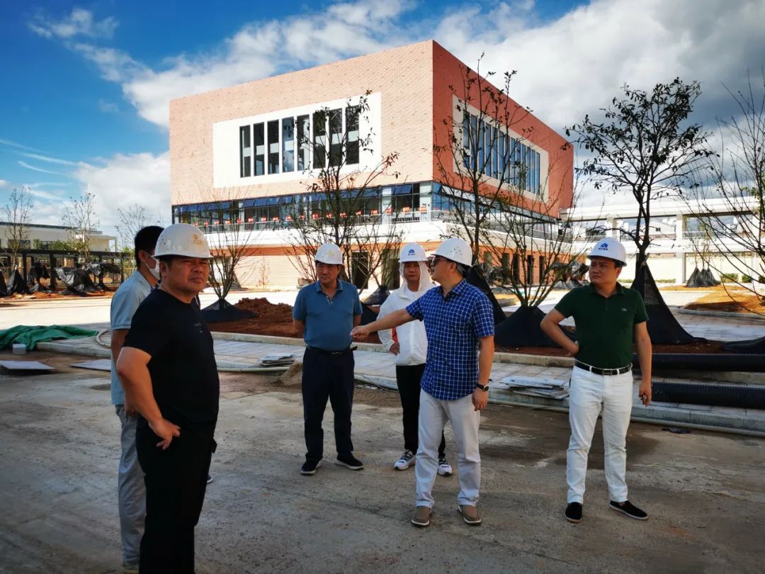 李茶根現(xiàn)場(chǎng)調(diào)度集團(tuán)重大重點(diǎn)項(xiàng)目建設(shè)和安全生產(chǎn)工作