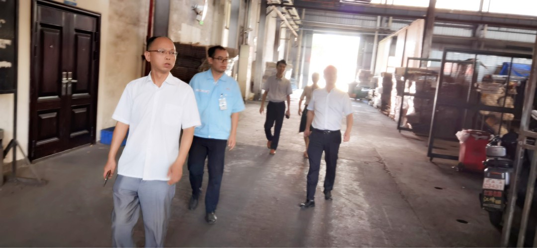 鐘序輝走訪機(jī)電科技產(chǎn)業(yè)園