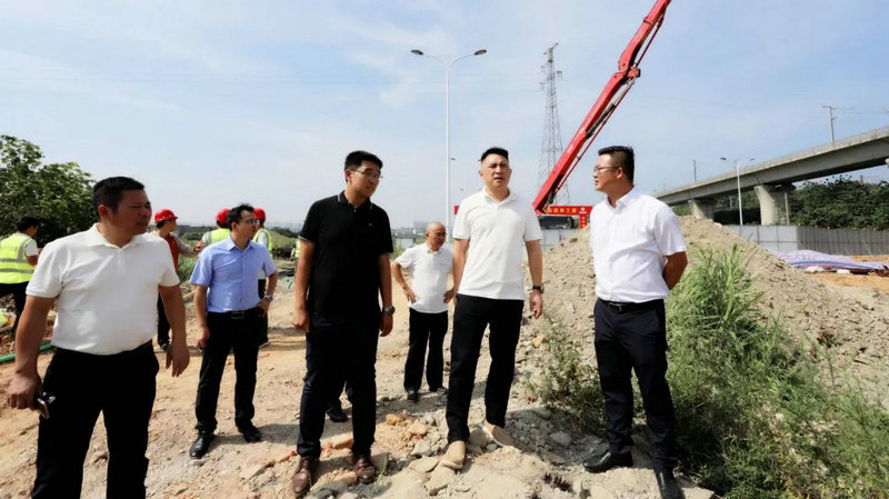 李茶根調(diào)研督導集團重點項目建設(shè)