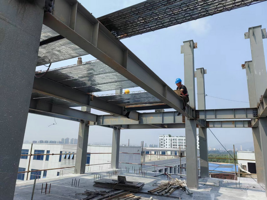 項(xiàng)目攻堅(jiān)不停歇 奏響五一&ldquo;奮進(jìn)曲&rdquo;