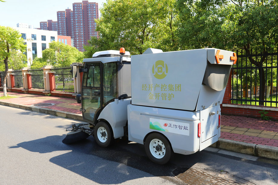 新能源機(jī)掃車助力城市綠色環(huán)衛(wèi)