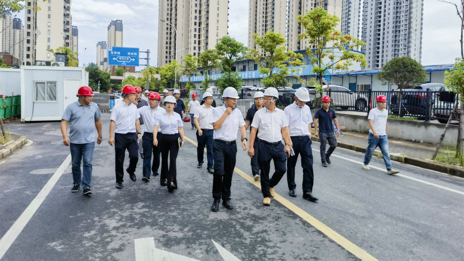 抓安全 保質(zhì)量 提進度 | 羅賢錦調(diào)研督導(dǎo)項目推進及安全生產(chǎn)