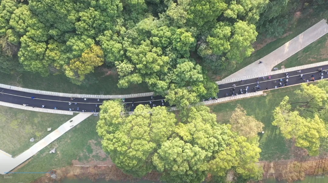 &ldquo;漫步魚目山，金秋健康行&rdquo;經(jīng)開區(qū)干部職工健步行活動在魚目山公園成功舉辦