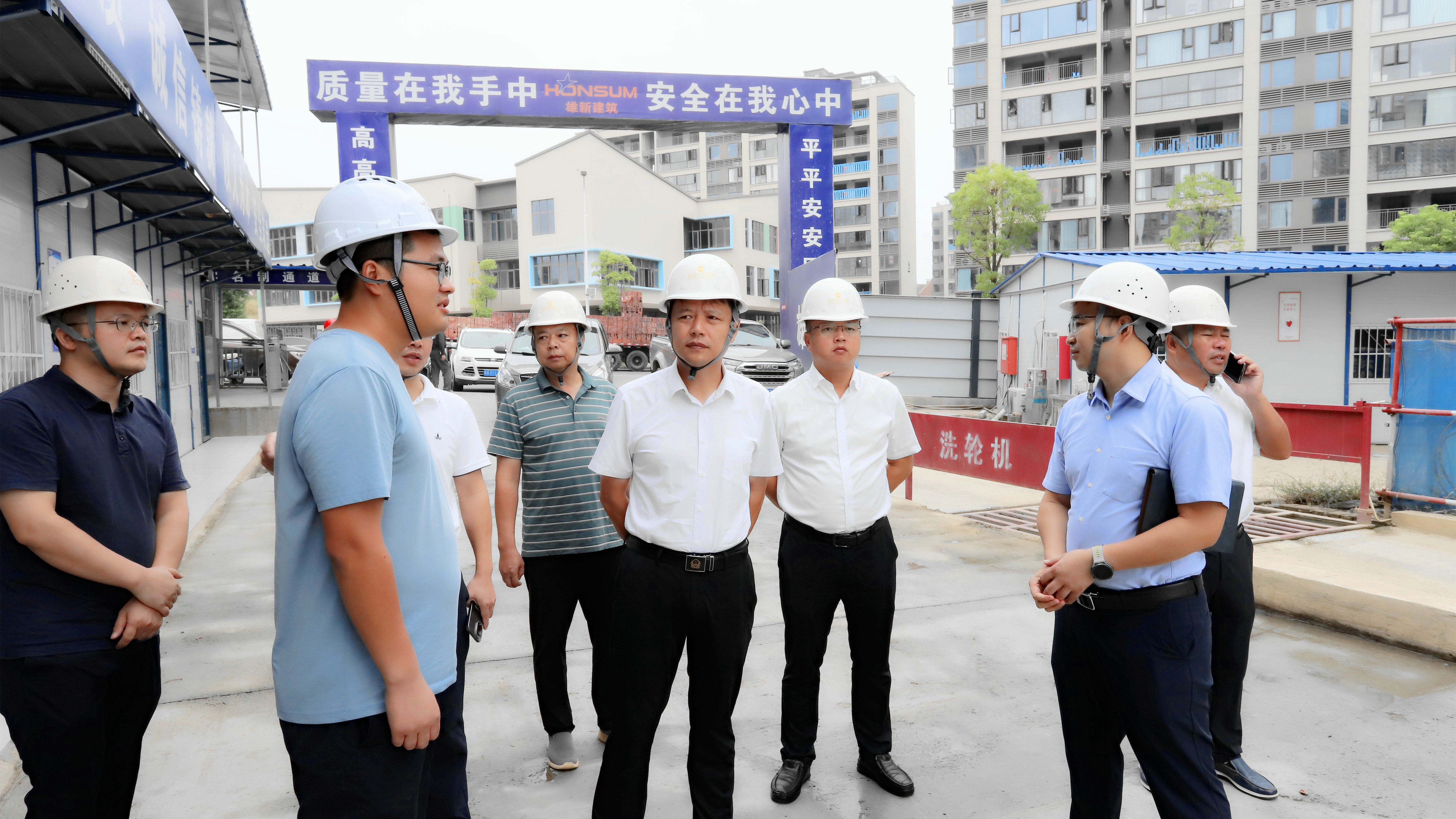 羅賢錦帶隊調(diào)研集團重點項目建設情況